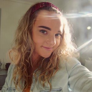 Meet your Posher, Olivia